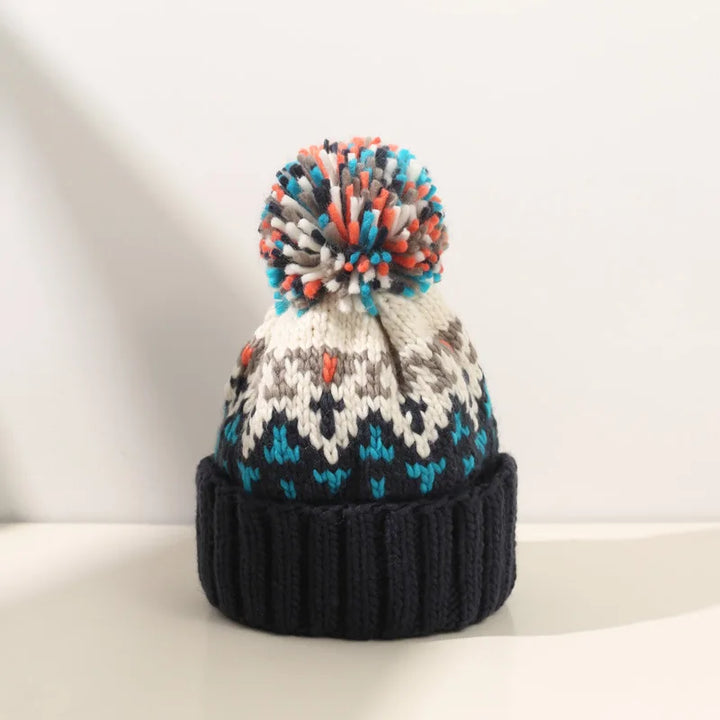 TAMARA™– Cozy Snowflake Pom Beanie